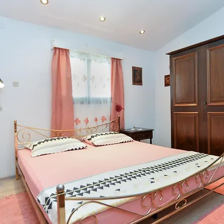 Apartments Vrcevan 811 Medulin Exterior photo