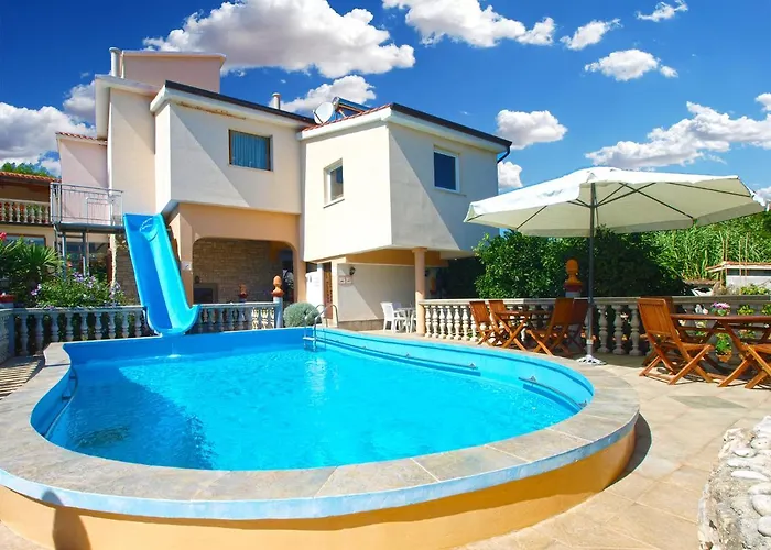 Apartments Vrcevan 811