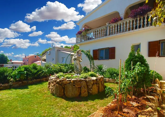 Apartments Vrcevan 811